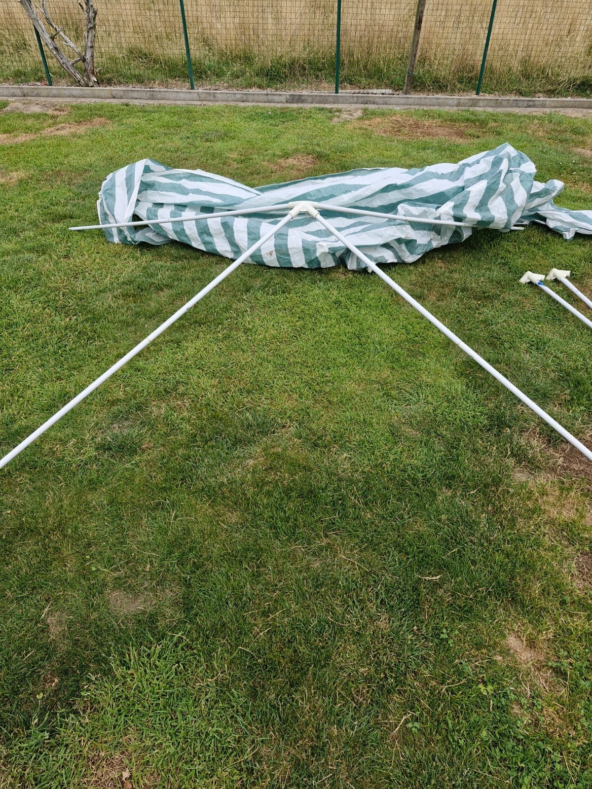 Partytent 3 meter x 3 meter met 2  zijwanden, Tuin en Terras, Ophalen
