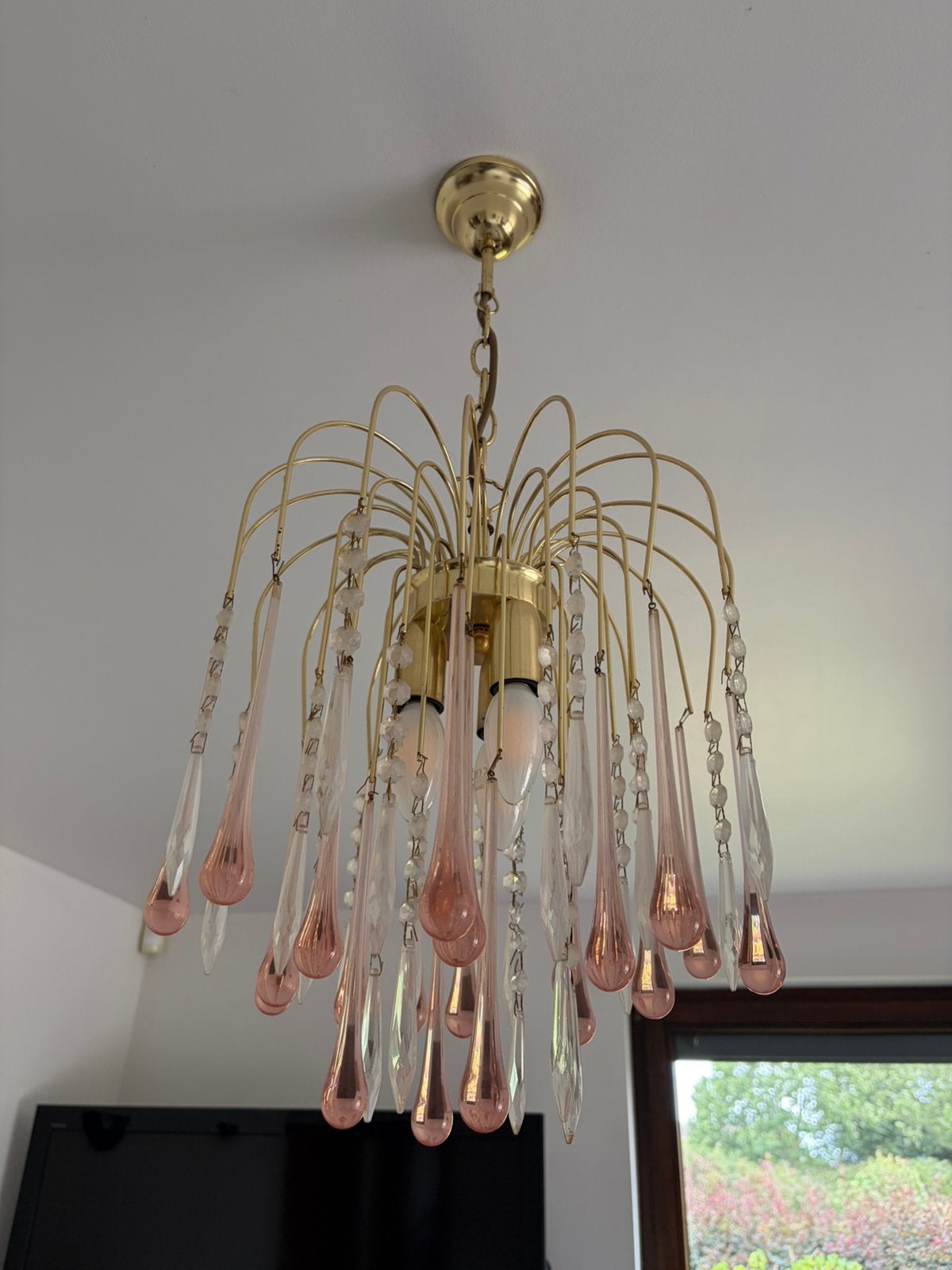 Lustre vintage années 60/70 laiton doré gouttes verre rose, Antiquités & Art, Enlèvement