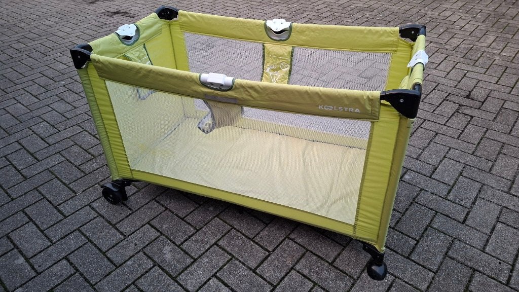 reis bed met matras, Ophalen, Zo goed als nieuw, Matras