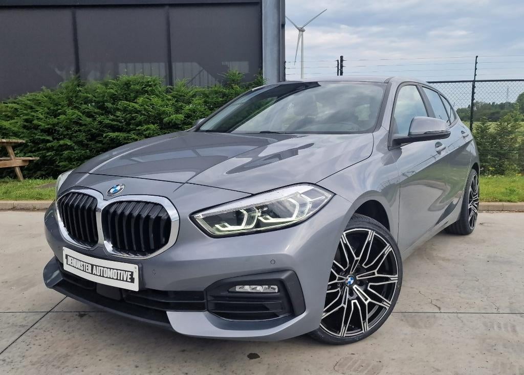 BMW 118 iA 1.5/Carplay/NAVI/Heated Seats/PDC/radio, Auto's, 1498 cc, Euro 6, 5 zetels, Zilver of Grijs