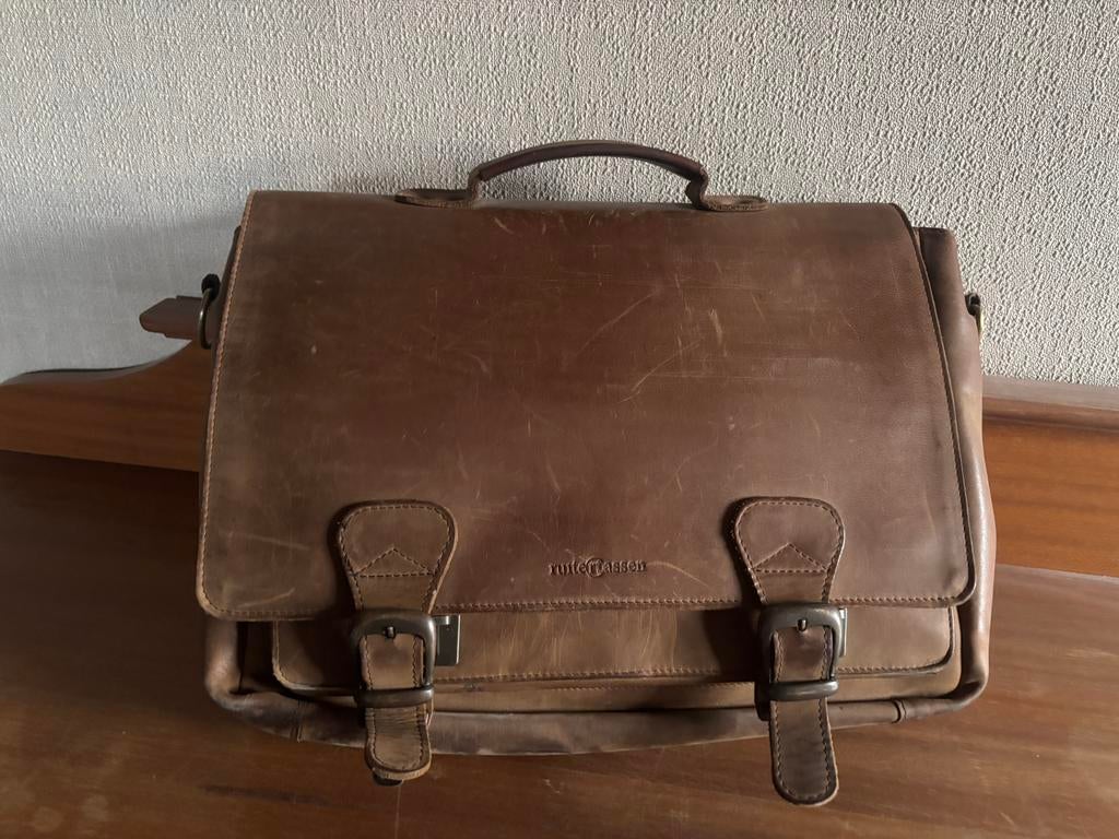 Zeer nette lederen schooltas laptoptas Ruitertassen, Handtassen en Accessoires, Tassen | Schooltassen, Ophalen of Verzenden, Zo goed als nieuw