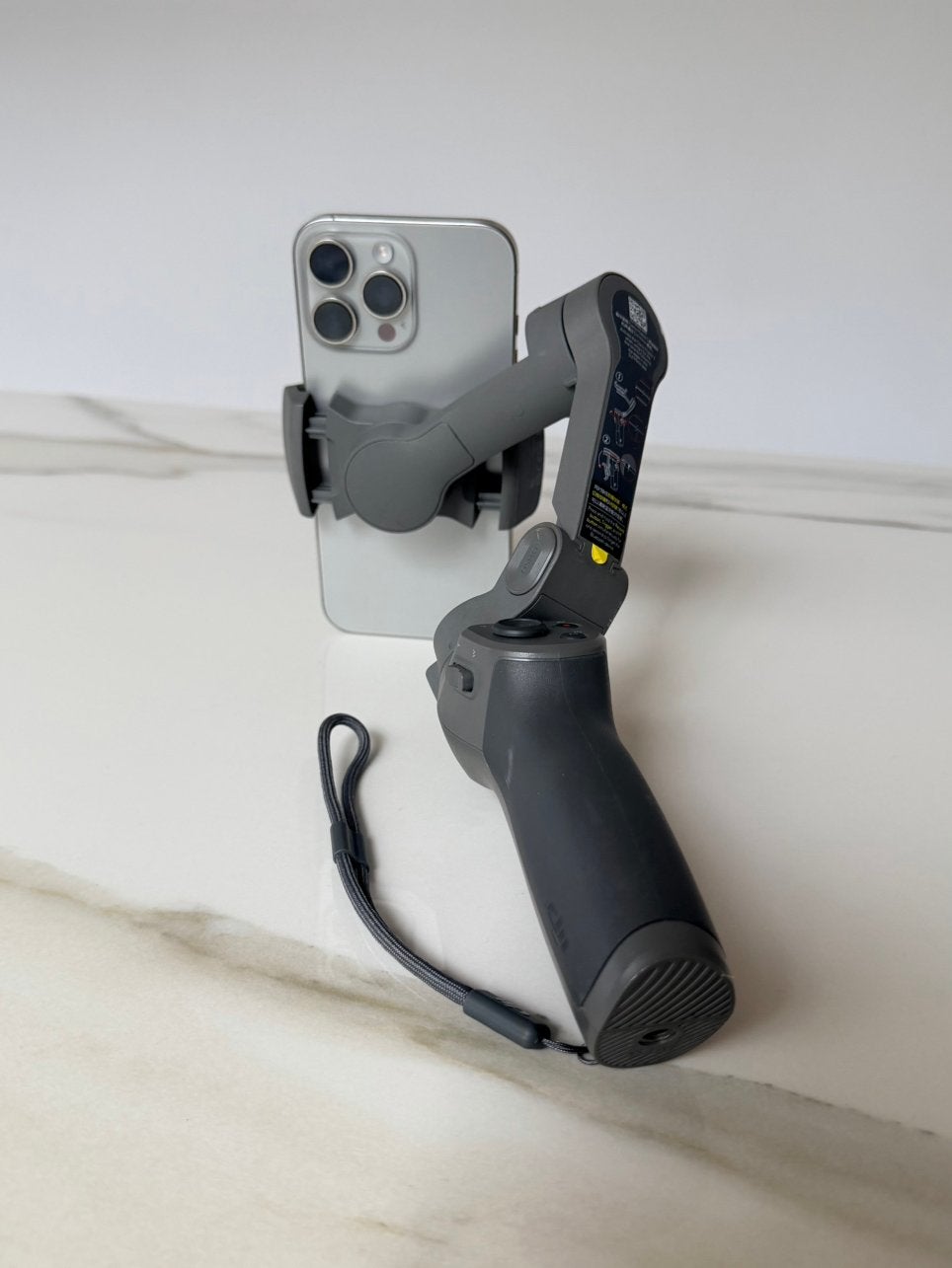 DJI Osmo Mobile 3 — stabilisateur gimbal 3 axes smartphone, Enlèvement ou Envoi, Comme neuf