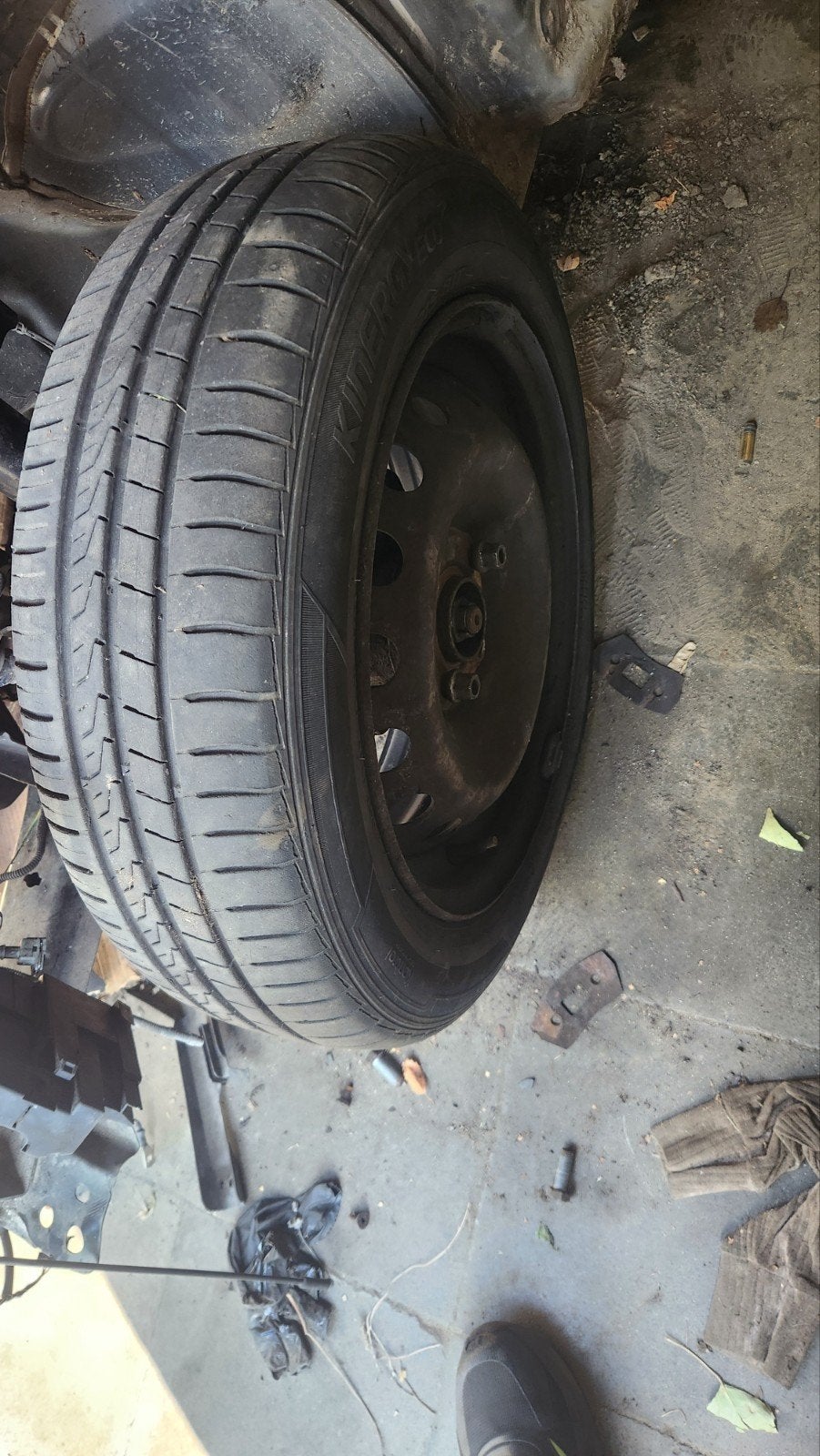 roue et pneu Renault modus 205/65/15, Enlèvement ou Envoi, 15 pouces, 205 mm