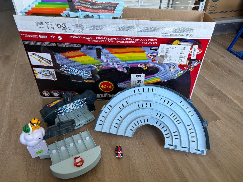 Mariokart rainbow racebaan, Ophalen, Racebaan, Zo goed als nieuw, Hot Wheels