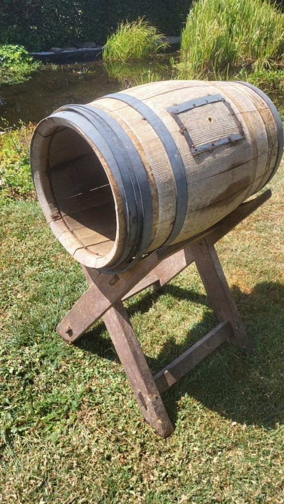Ancien tonneau en bois sur support – Décoration rustique, Enlèvement