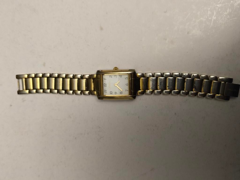 Dames horloge, Enlèvement