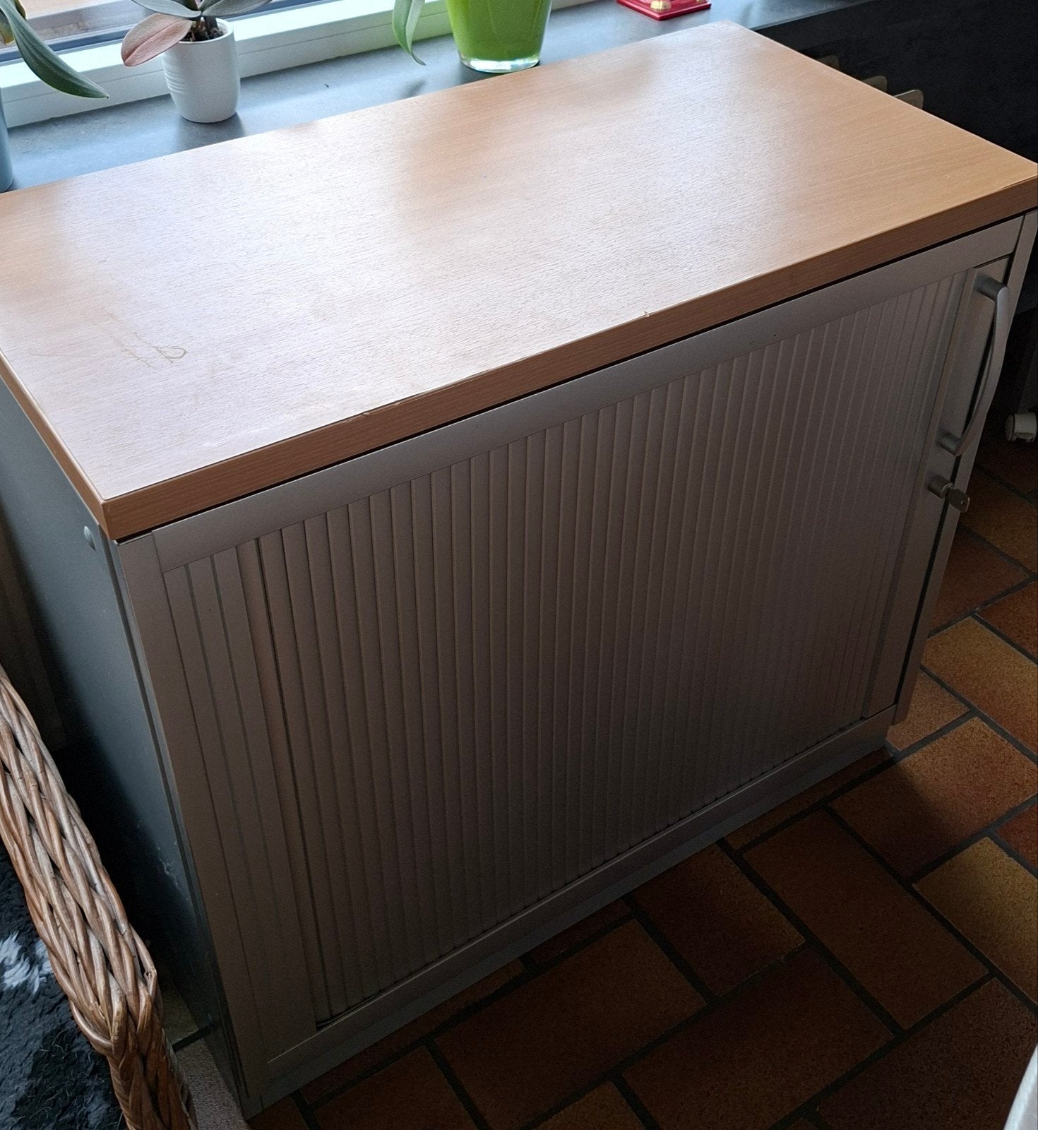 kastje met rolluik, Huis en Inrichting, Ophalen, 50 tot 100 cm, Zo goed als nieuw, Minder dan 100 cm