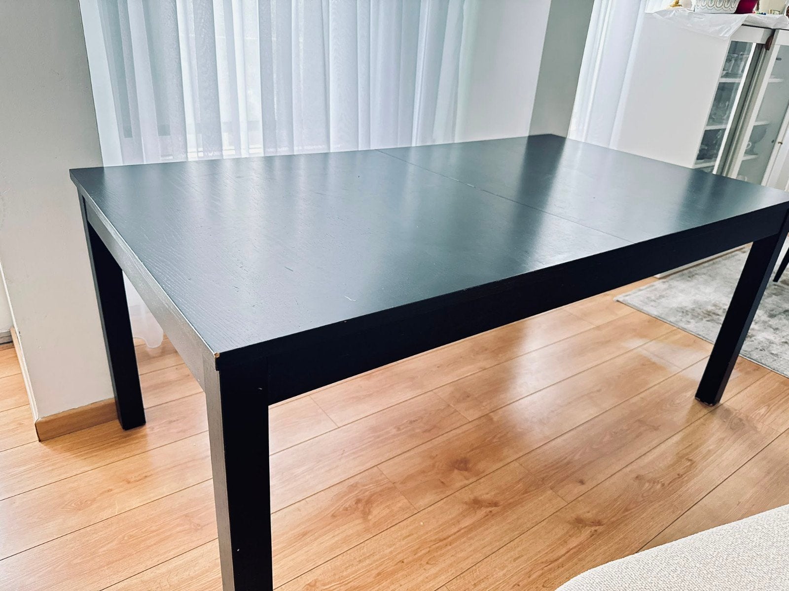 Table de salle à manger Ikea, Enlèvement