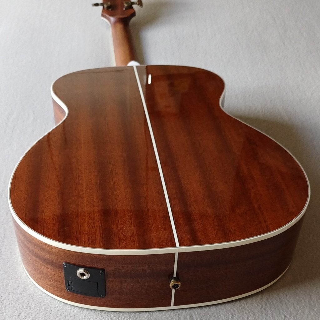 Nieuwe D'Angelico elektro-akoestische massieve top, Ophalen