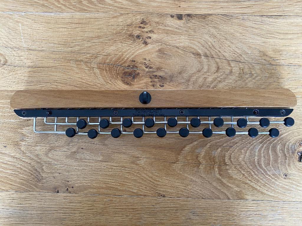 Systeem om dassen of riemen op te hangen, Wandkapstok, Gebruikt, Ophalen of Verzenden, Minder dan 100 cm