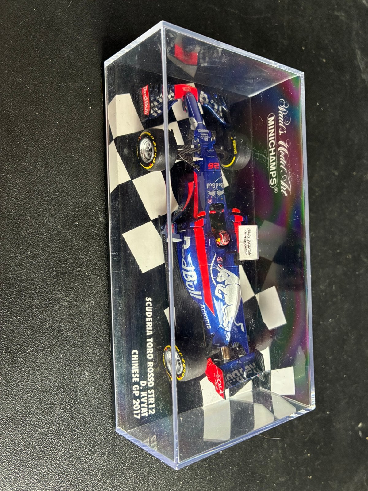 Minichamps d. Kvyat chinese GP 2017 1:43, Hobby & Loisirs créatifs, Enlèvement ou Envoi, Comme neuf, MiniChamps