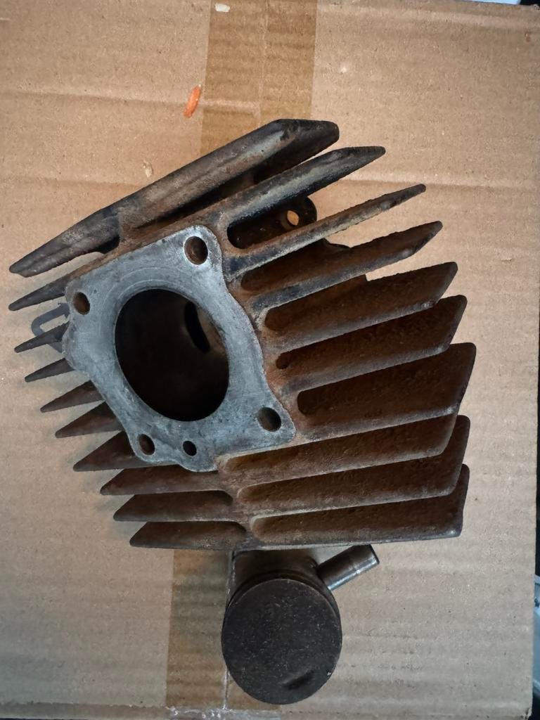 Cilinder honda camino met piston h1, Ophalen of Verzenden, Gebruikt, Cilinder
