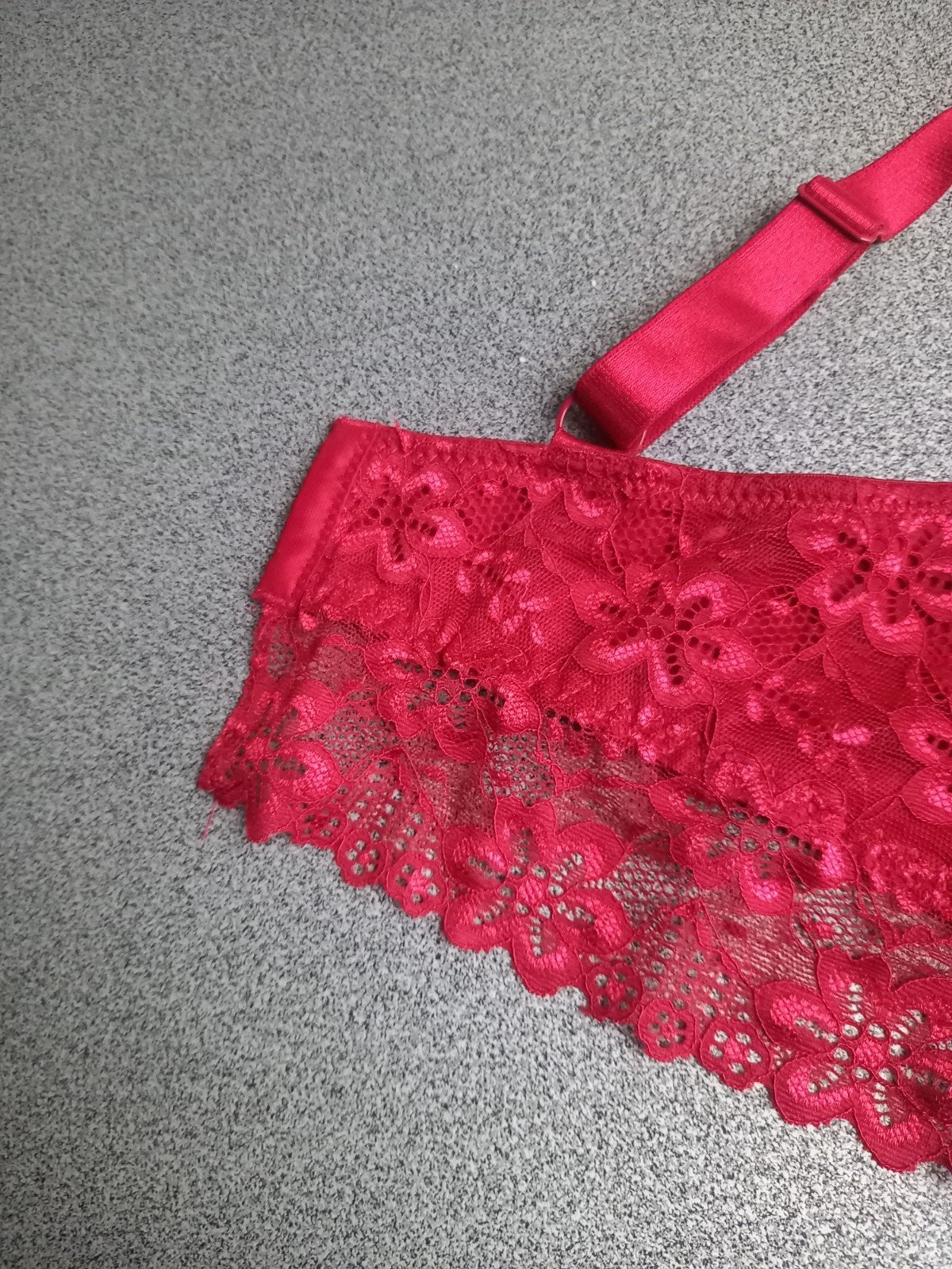 Soutien-gorge taille 85E, Vêtements | Femmes, Wibra, Enlèvement ou Envoi, Rouge, Soutien-gorge