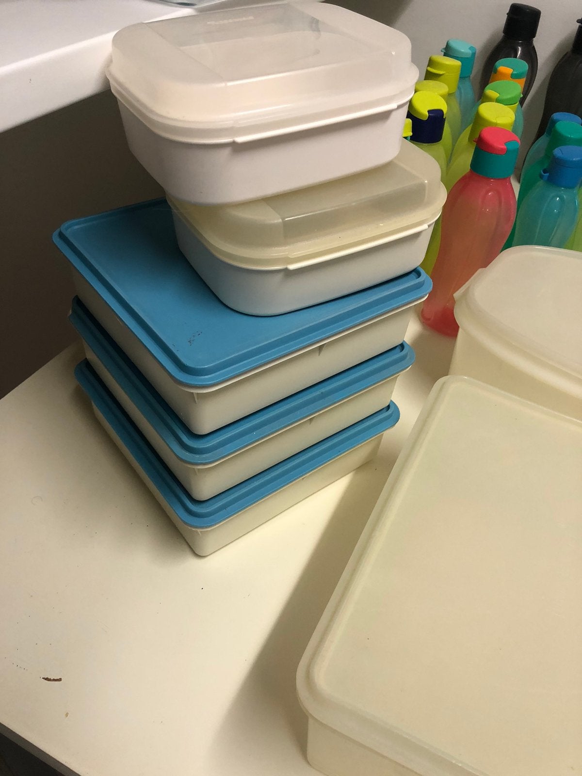 Tupperware lot, Enlèvement