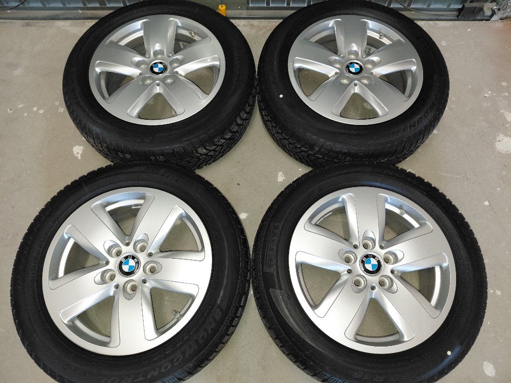 Nieuwe 16 inch velgen met winterbanden BMW 1-serie F40, Ophalen