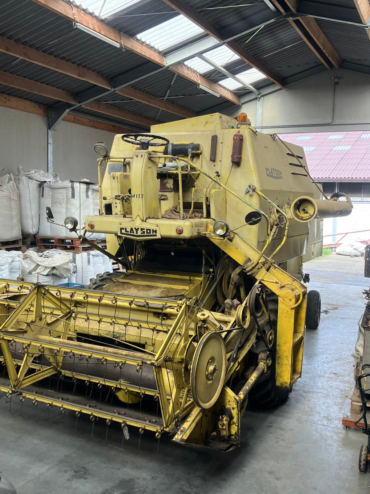 Clayson m133b, Zakelijke goederen, Ophalen