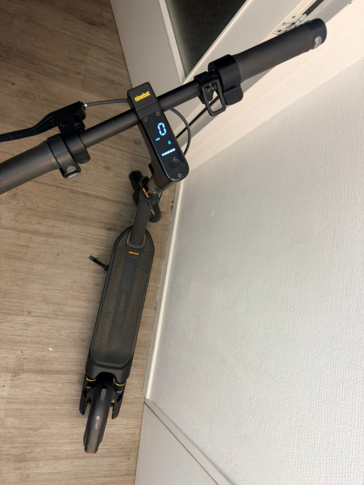 Ninebot g2 max te koop, Fietsen en Brommers, Steps, Ophalen, Gebruikt, Elektrische step (E-scooter)