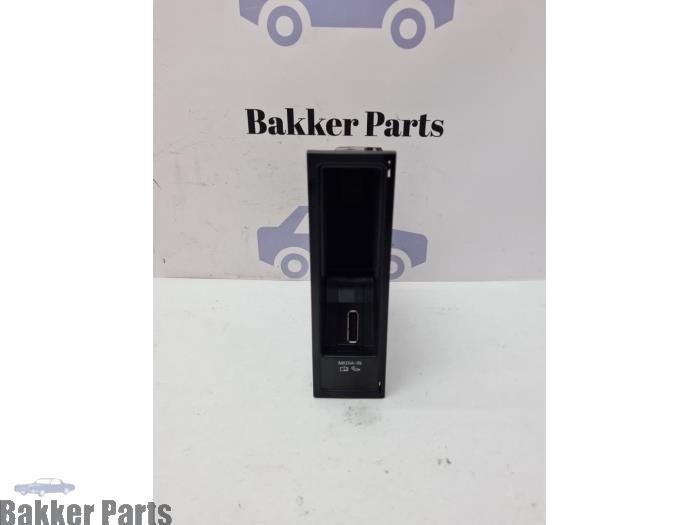 Connexion multimédia d'un Volkswagen Passat, -, Volkswagen, -, 3 mois de garantie