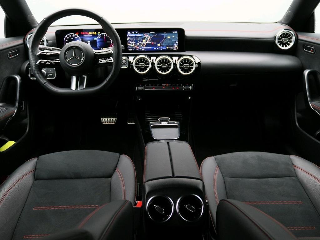 Mercedes-Benz CLA 250e star edition Shooting Brake + AMG + N, Auto's, Stof, Gebruikt, 4 cilinders, 16 kWh