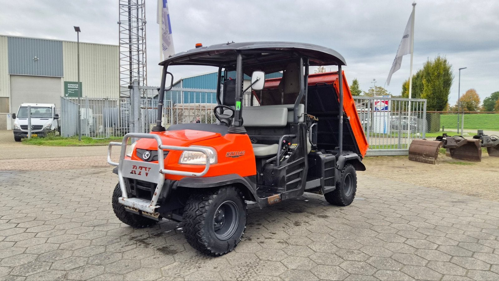 kubota RTV 1140 diesel buggy (gator). 4 zitplaatsen, Articles professionnels, Enlèvement ou Envoi
