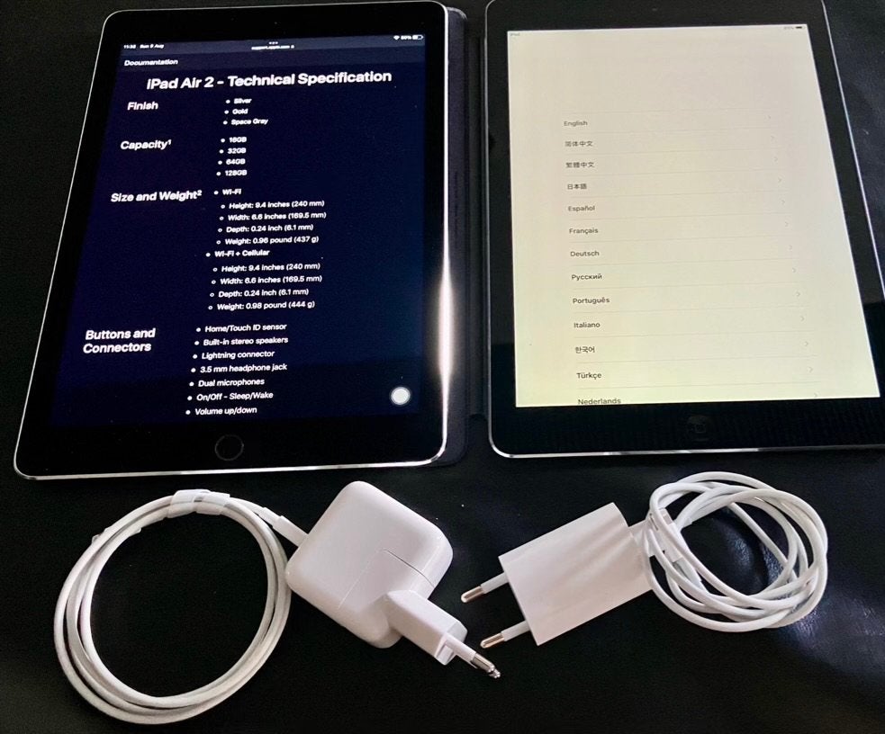 Twee Apple iPad Air 32GB tablets (gen 1&2) met lader, Computers en Software, Apple iPads, Gebruikt, 32 GB, Apple iPad, Wi-Fi