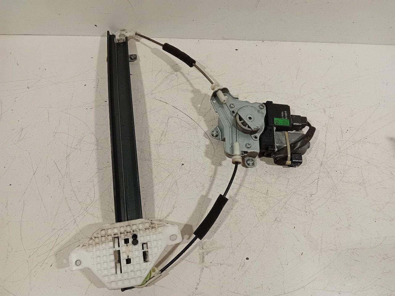 Raammechaniek elektrisch links voor Opel Antara, Onderdelen@venauto.nl, Van der Ven Autorecycling B.V., Gebruikt, Ettenseweg 76, 4706 PB Roosendaal, The Netherlands
