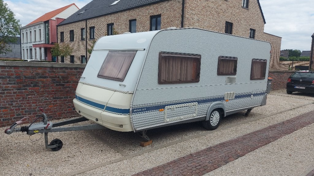 Wilk S3 (2005) + voortent, luifel & inboedel, Caravans en Kamperen, Kachel, Hefbed, Rondzit, Particulier