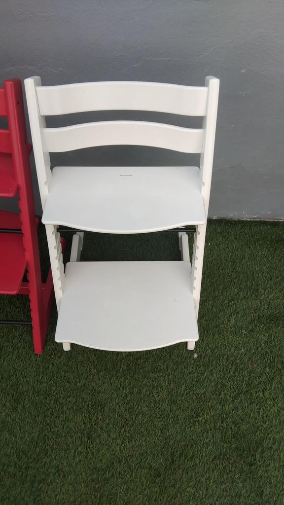 2x Stokke Tripp Trapp kinderstoelen, Ophalen, Zo goed als nieuw