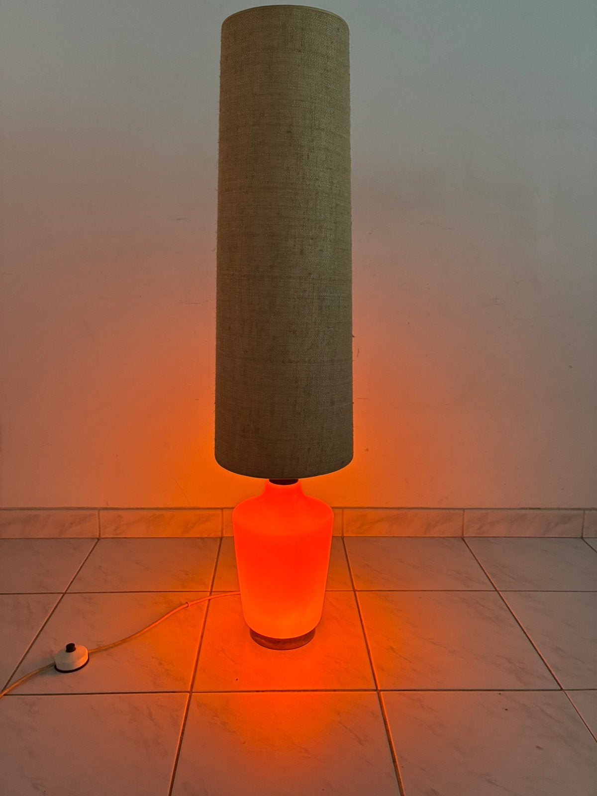 Vintage vloerlamp oranje opaline glas Doria Leuchten, Ophalen, Gebruikt, 100 tot 150 cm, Vintage