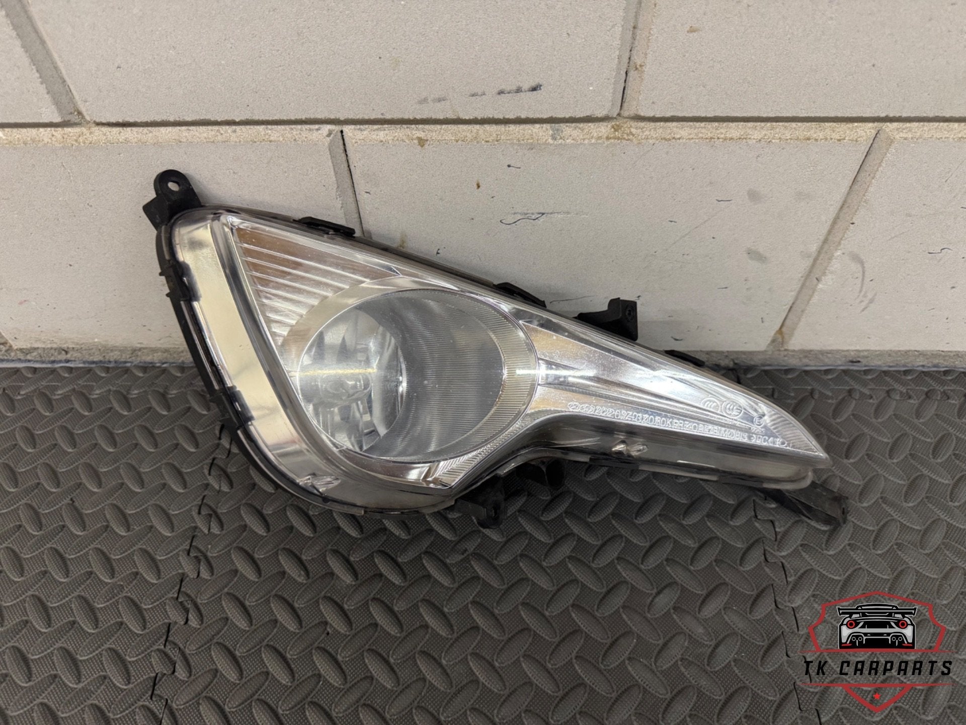 Feu antibrouillard droit Hyundai i40 92202-3z010, Heolleung-ro 12
06797  Seoul, Info@hyundai.com, Utilisé, Hyundai
