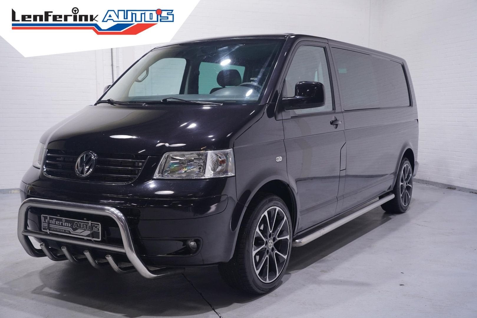 Volkswagen Transporter 2.5 TDI 174 pk Dubbel Cabine L2 Autom, Auto's, Automaat, Zwart, Parkeersensor, Bedrijf