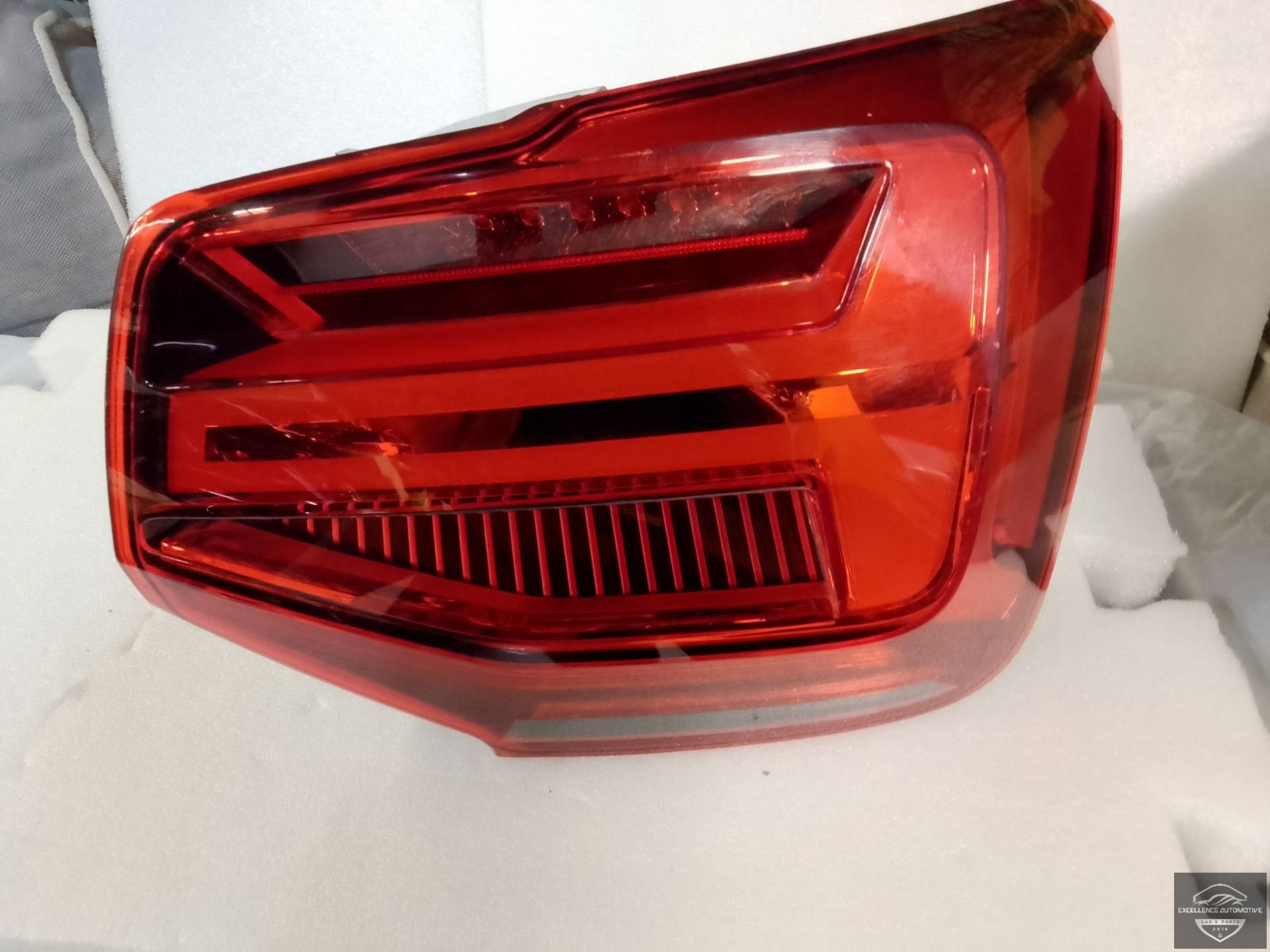 Feu arri re droit LED pour Audi Q2 81A Facelift 2020+ (r f r, AUDI AG, Auto-Union-Strasse 1
85045  Ingolstadt, DE, Audi, Utilisé