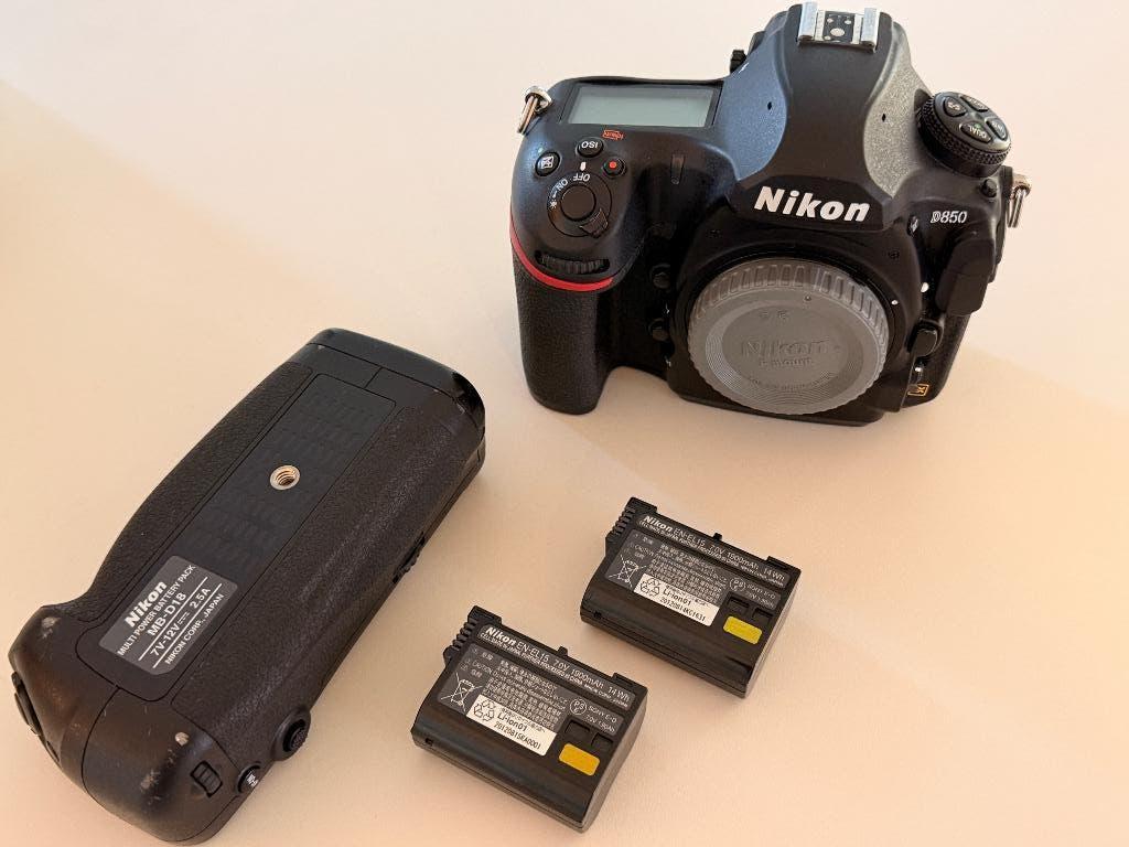 Nikon D850, Audio, Tv en Foto, Fotocamera's Digitaal, Spiegelreflex, Ophalen of Verzenden, Zo goed als nieuw, Nikon