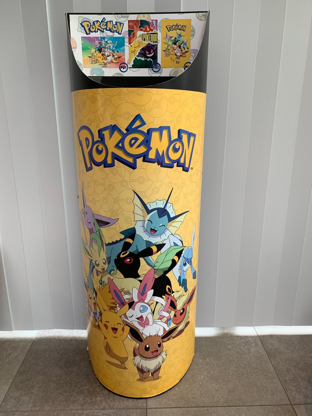 Pokemon winkeldisplay  ! Uniek !, Ophalen, Zo goed als nieuw