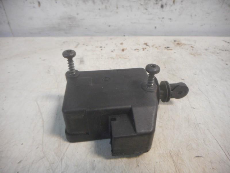 CENTRALE VERGRENDELING MOTOR ACHTERKLEP Peugeot 206 CC (2D), Gebruikt, Peugeot