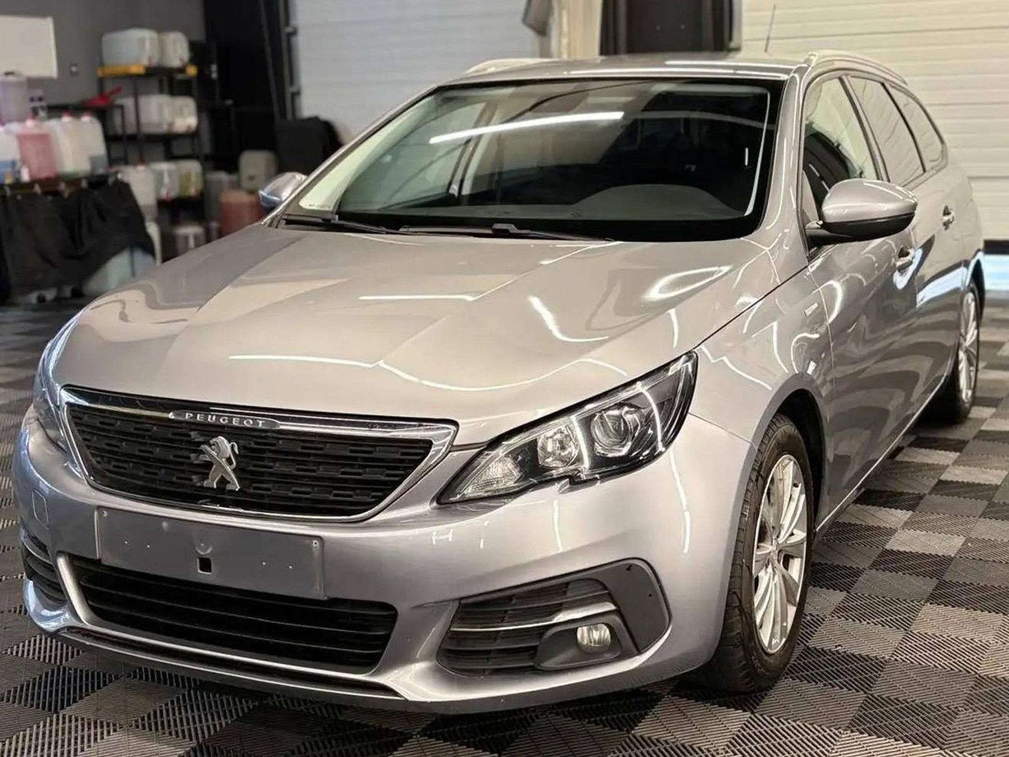 Peugeot 308 SW 1.2i PureTech bj. 2018 Euro 6, Autos, Argent ou Gris, Achat, Euro 6, Entreprise