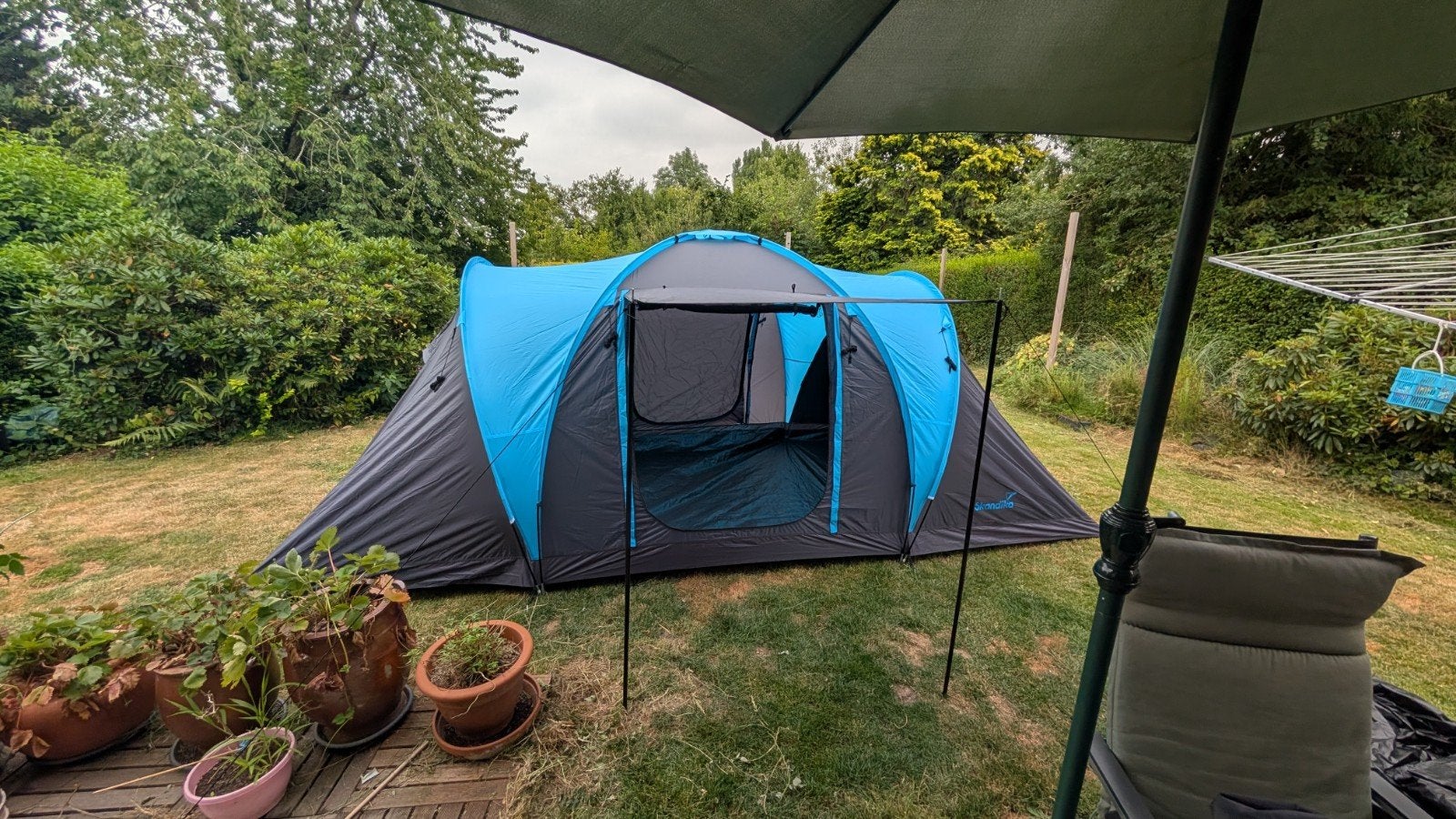 Tente Skandika Hammerfest 4 personnes avec 2 chambres sombre, Caravanes & Camping, Enlèvement, Comme neuf, Jusqu'à 4