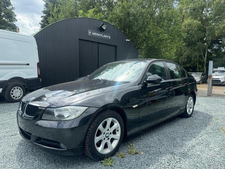Bmw 318i 2009 242dkm airco leder cruise zo mee te nemen!, Auto's, Isofix, Zwart, Zwart, Leder
