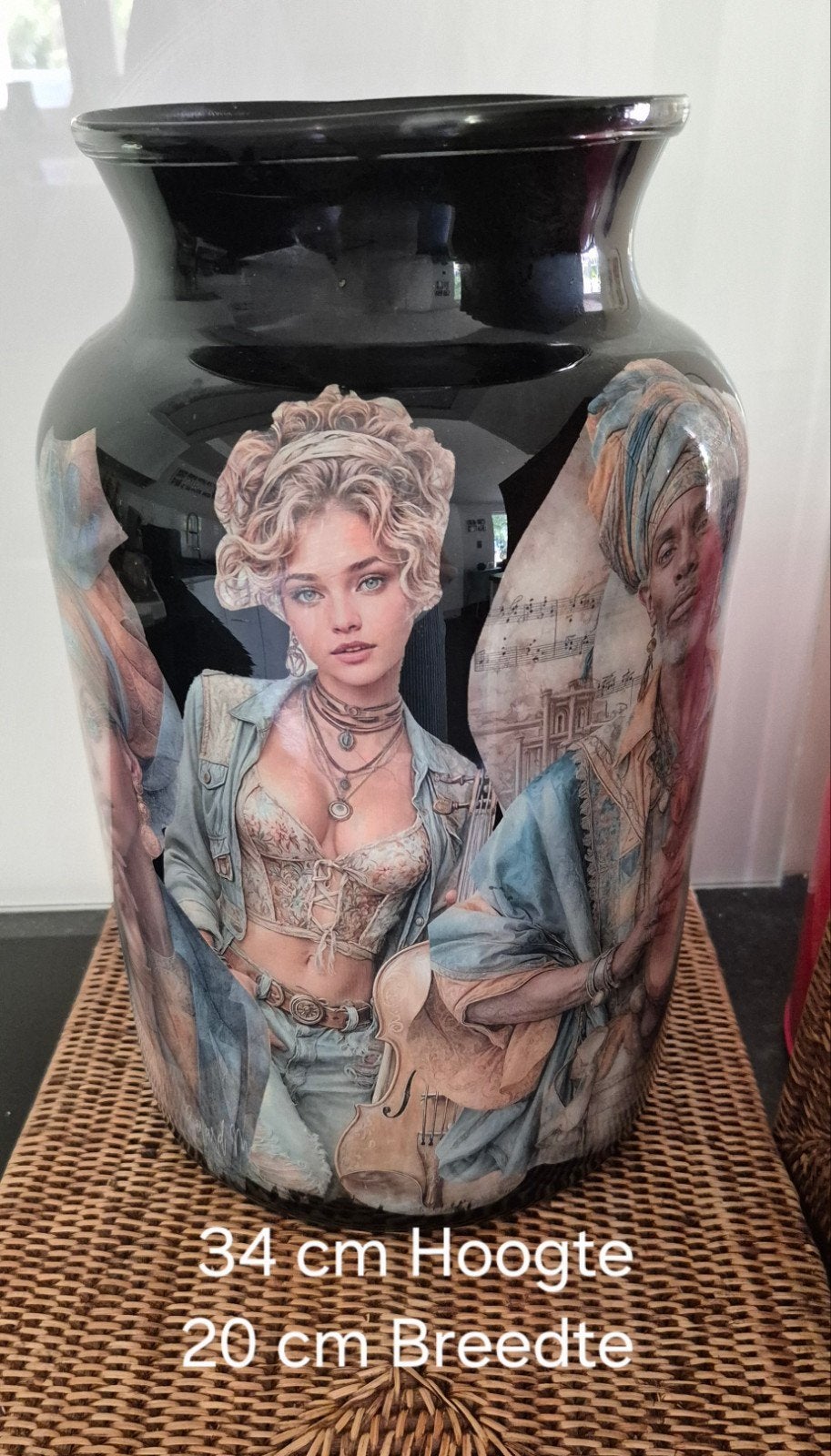 Vase à découpage unique signé Gerard M., Antiquités & Art, Enlèvement