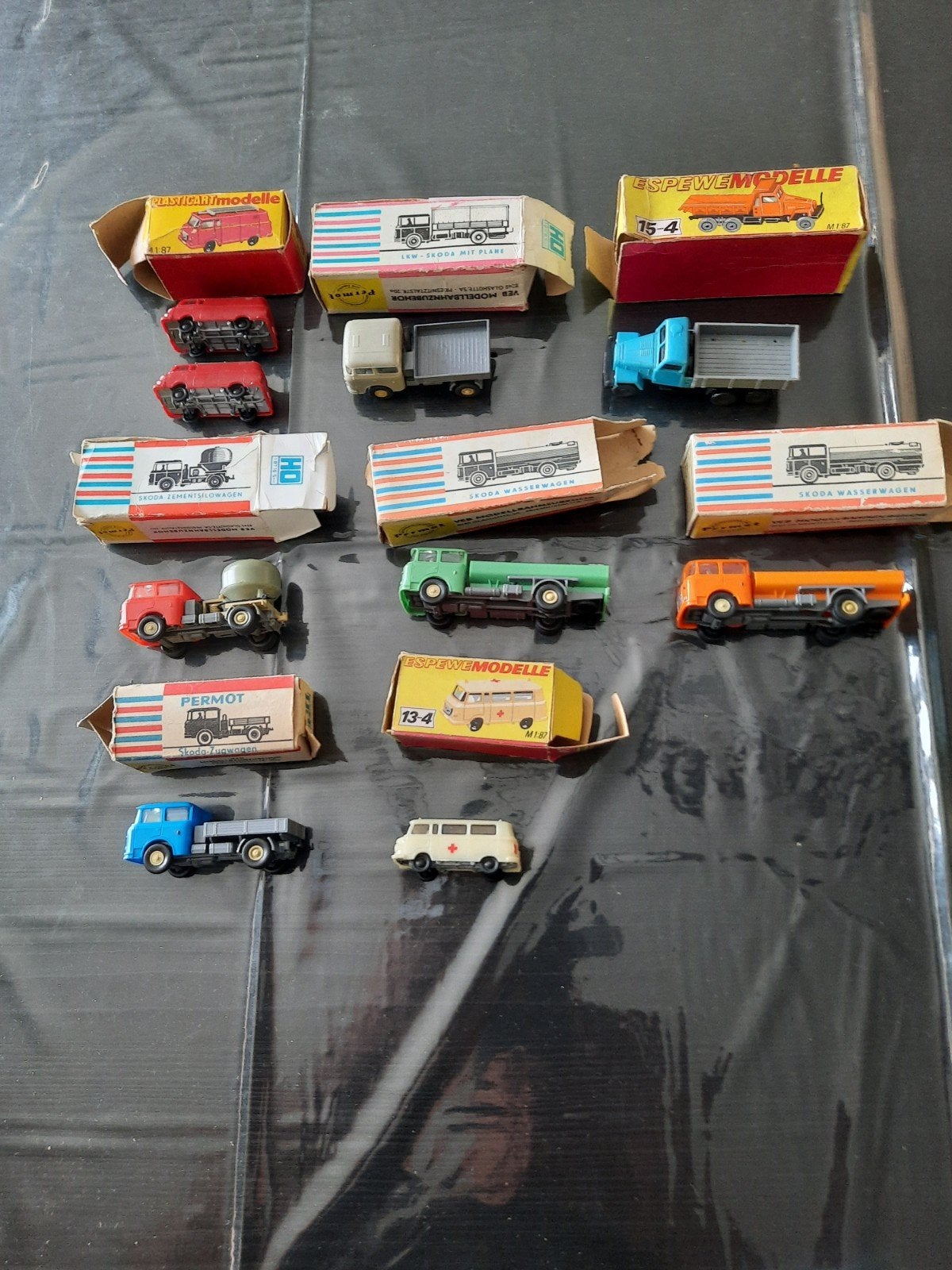 13 modèles réduits de voitures, 8 avec boîte, 5 autres non,, Enlèvement ou Envoi, Utilisé, Voiture, Wiking