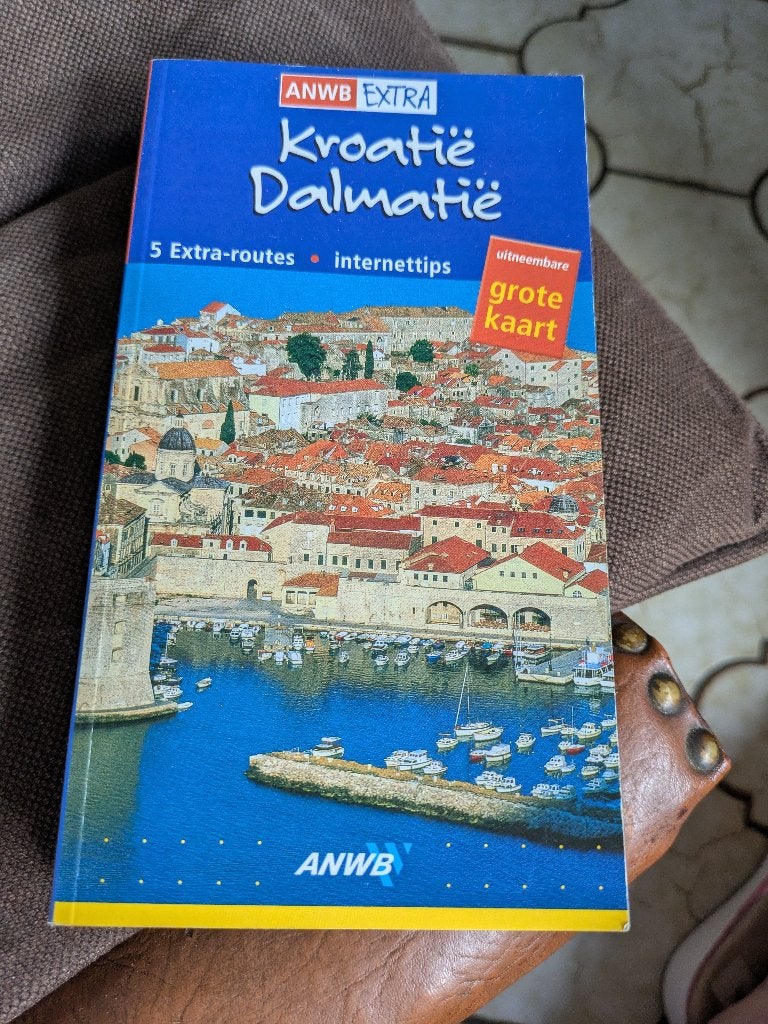 Kroatië, Ophalen of Verzenden, Zo goed als nieuw, Reisgids of -boek