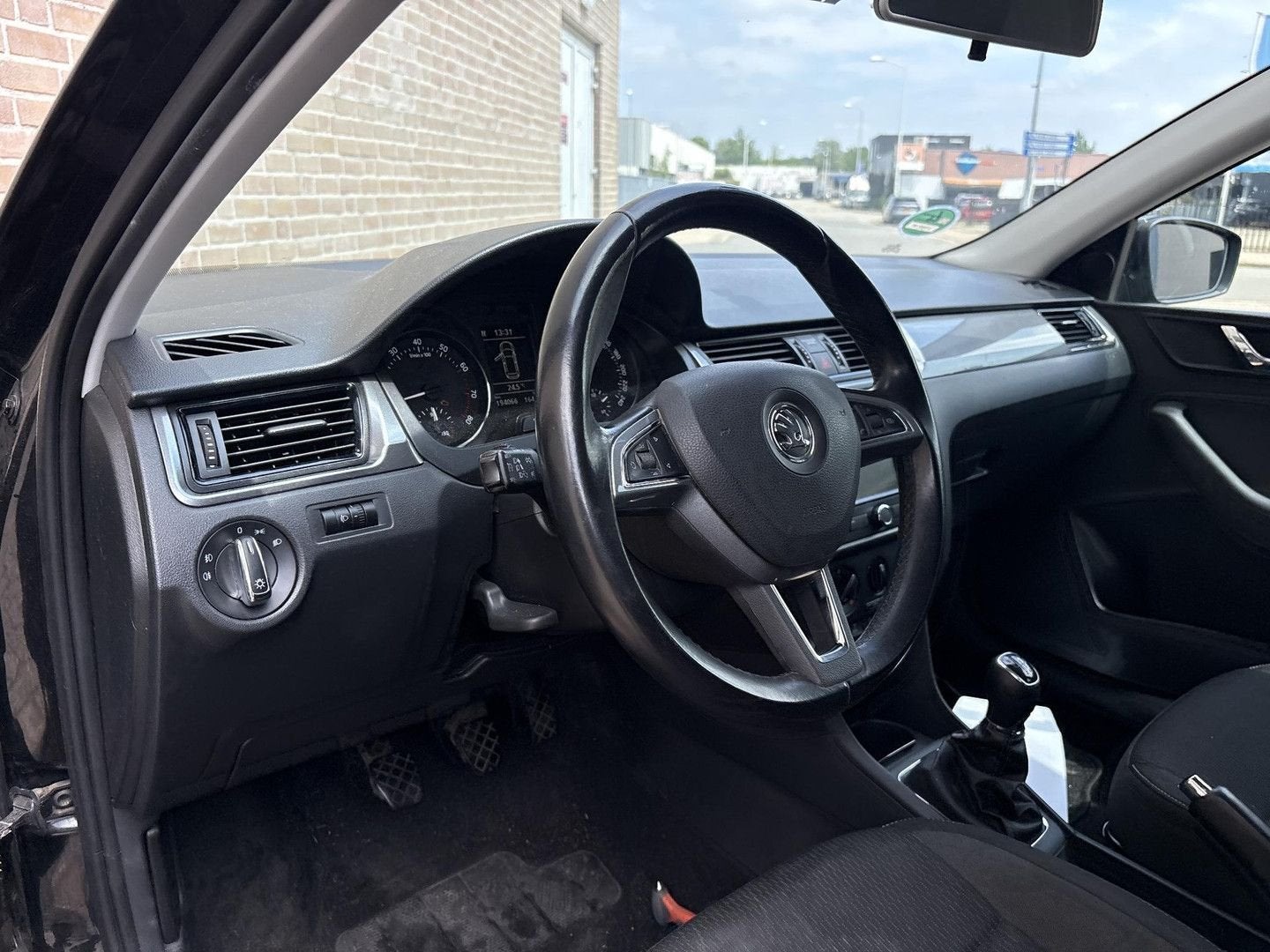 Skoda Rapid Spaceback 1.2 TSI Greentech Ambition Businesslin, Auto's, Skoda, Start-stop-systeem, Zwart, Zwart, Bedrijf