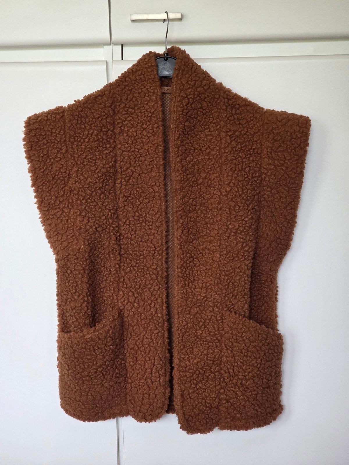 Gilet en peluche brun rouille taille unique, Vêtements | Femmes, Blousons sans Manches, Enlèvement ou Envoi, Neuf