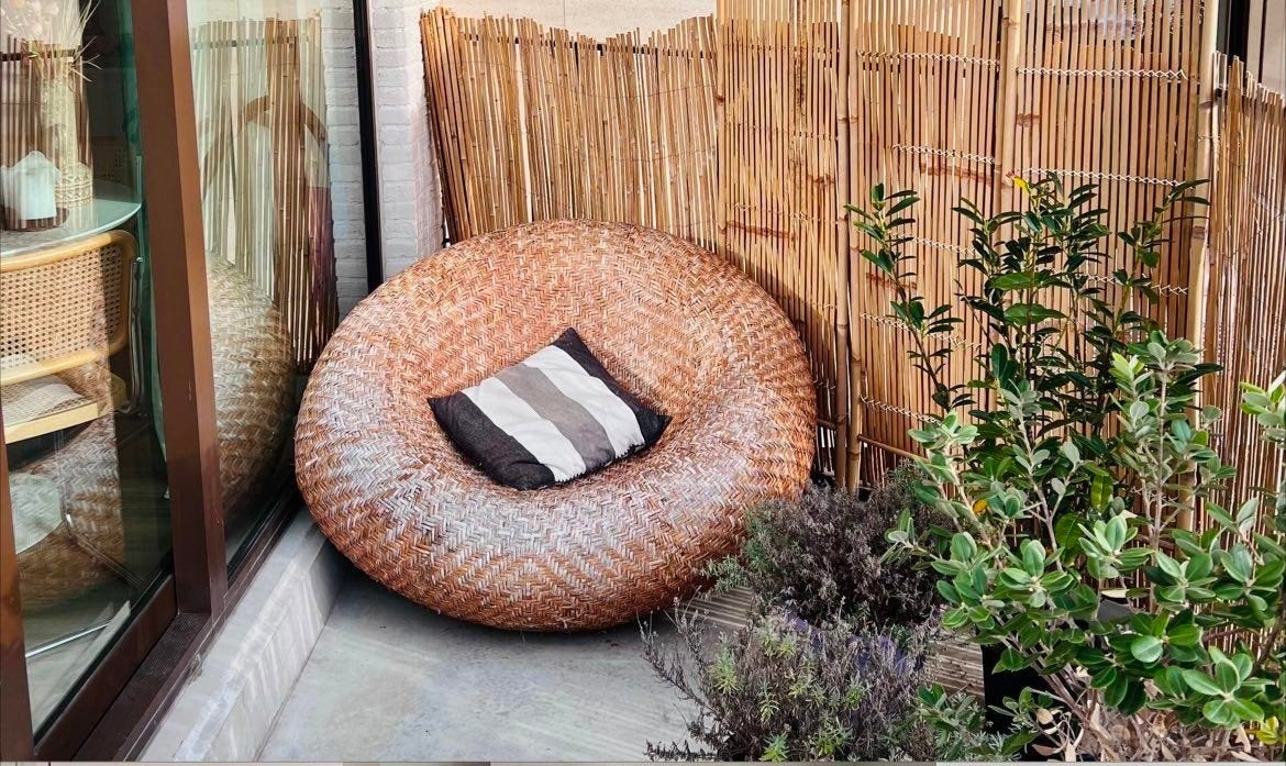 ronde rieten zetel / rattan chaise, Ophalen
