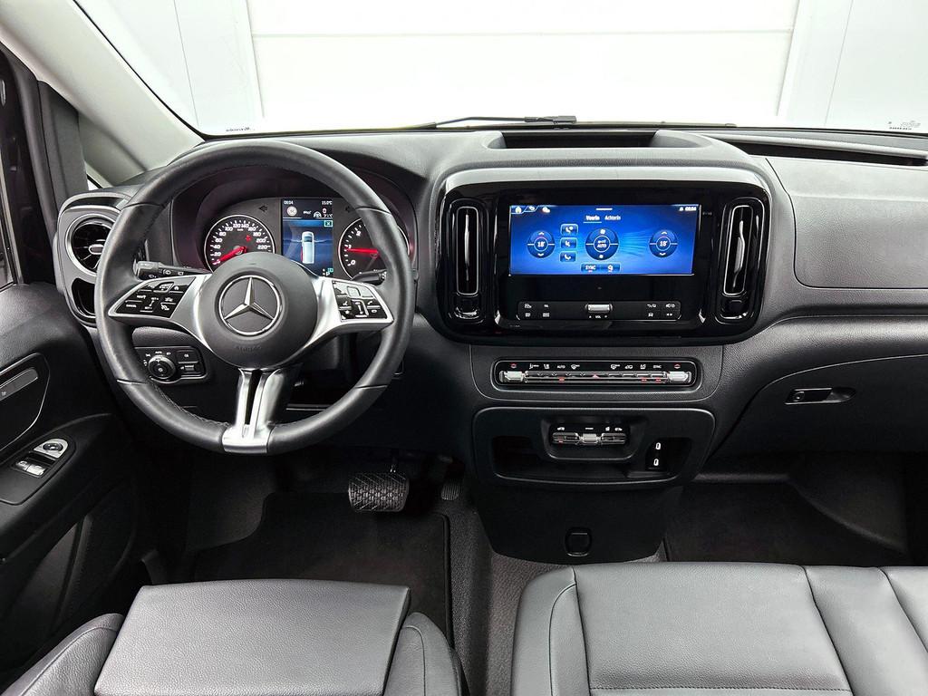 Mercedes-Benz Vito Tourer 124 4MATIC L2 9 Zitplaatsen | Dist, Entreprise, 2000 kg, Noir, 5 portes