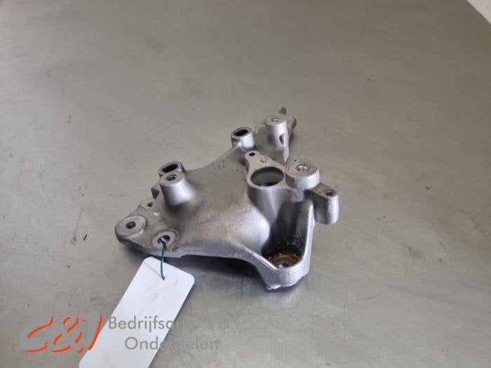 Versnellingsbak Steun van een Renault Trafic, Gebruikt, -, Renault, -