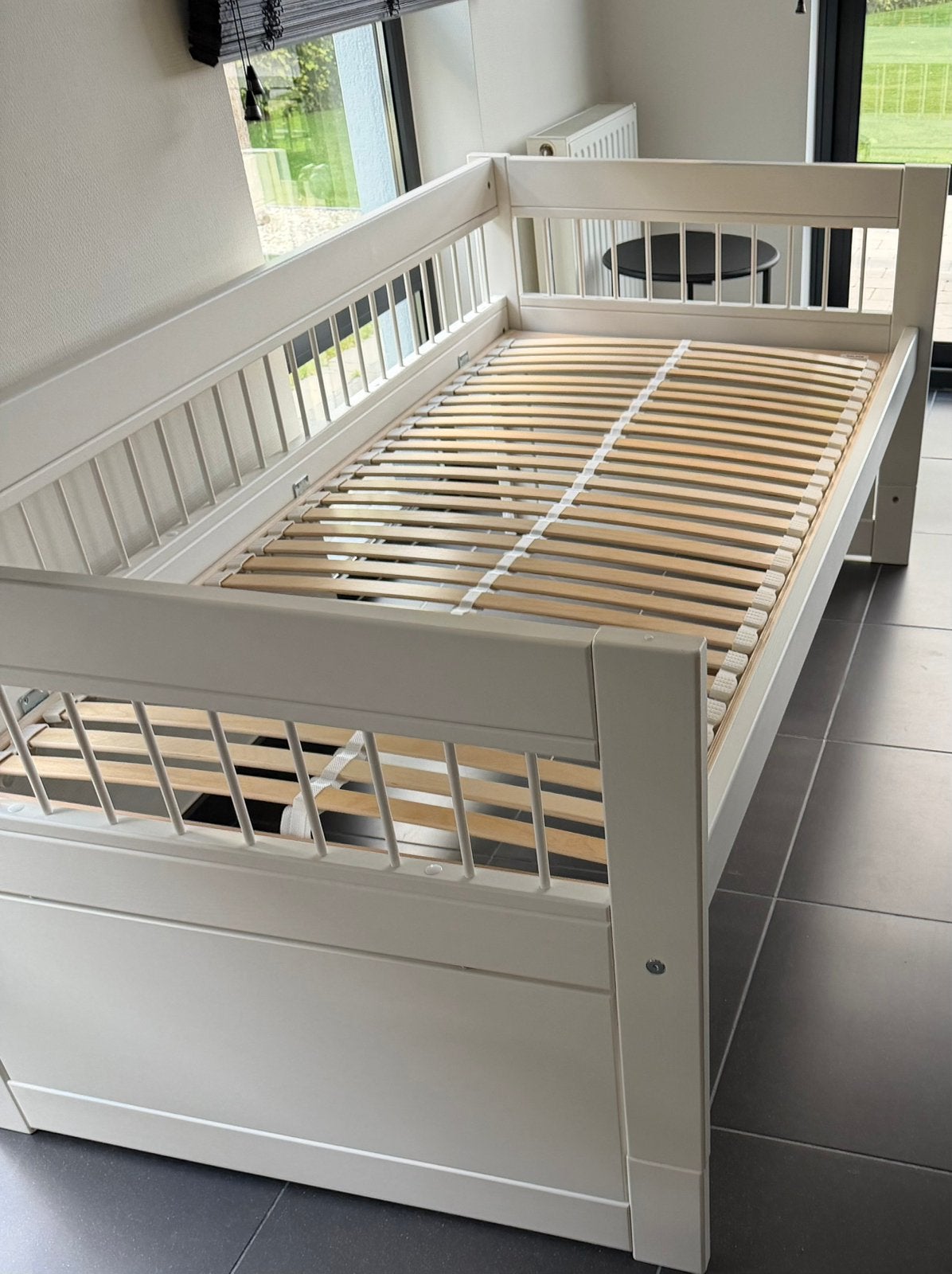 Lifetime kinderbed + matras en lattrnbodem NIEUW, Ophalen, Zo goed als nieuw, Lattenbodem