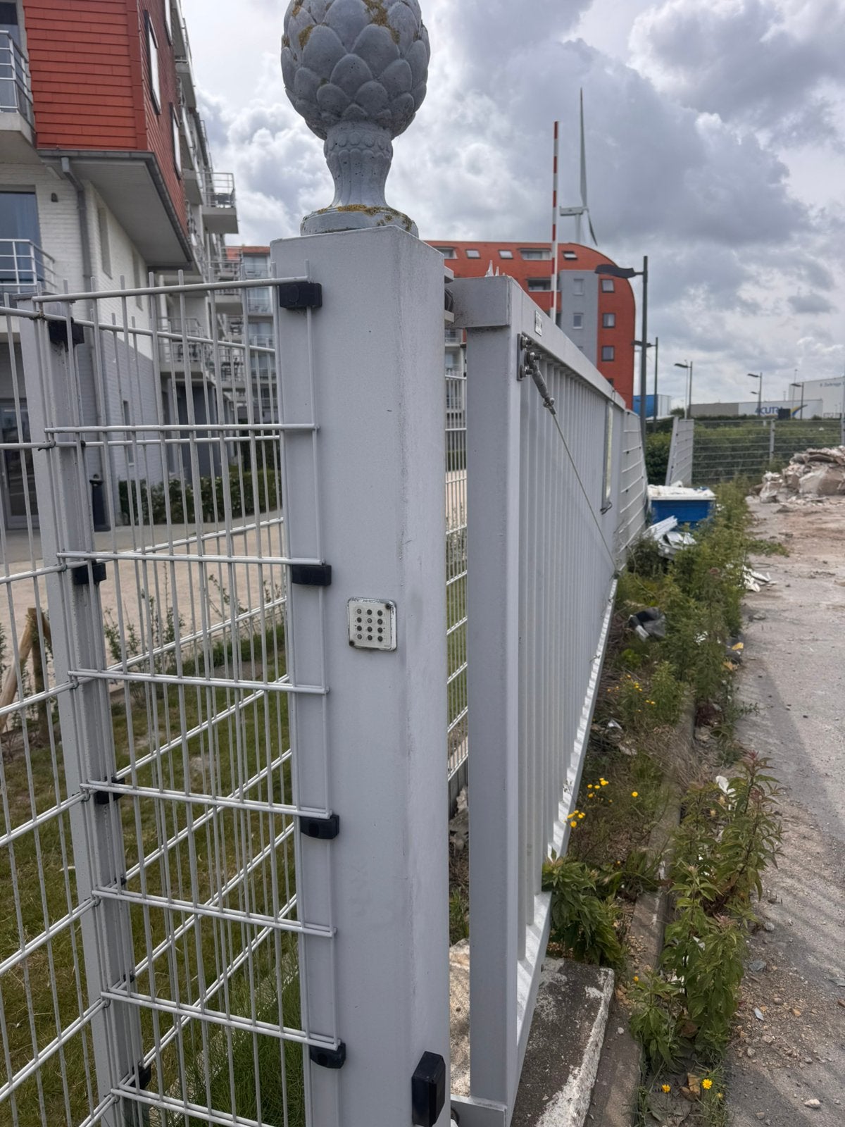 Draaipoort 6m x1,7m. Zeer goede staat te koop, Ophalen, Zo goed als nieuw