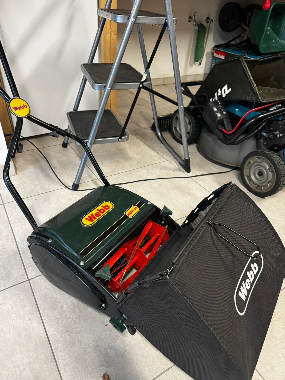 WEBB WEH12R kooimaaier – zo goed als nieuw – amper gebruikt, Tuin en Terras, Grasmaaiers, Ophalen, Zo goed als nieuw