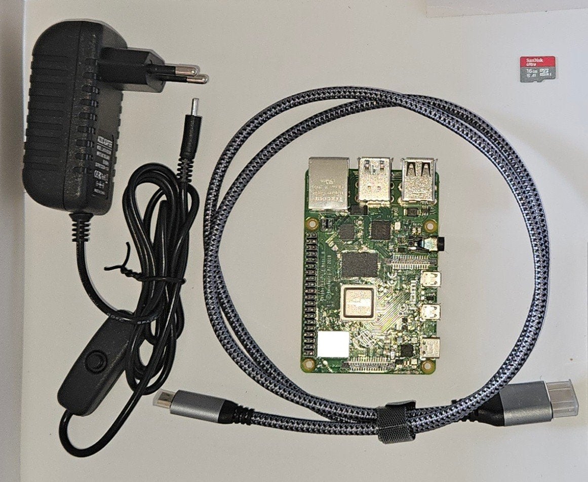 Raspberry Pi 4B met 2gb + accessoires, Computers en Software, Ophalen of Verzenden, Gebruikt